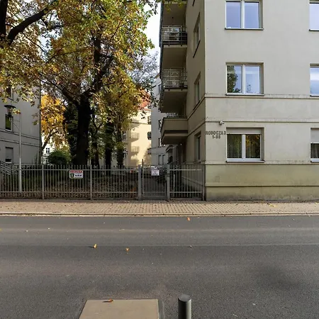 Stylish For 2 With Balcony Robocza By Renters Lägenhet Poznań